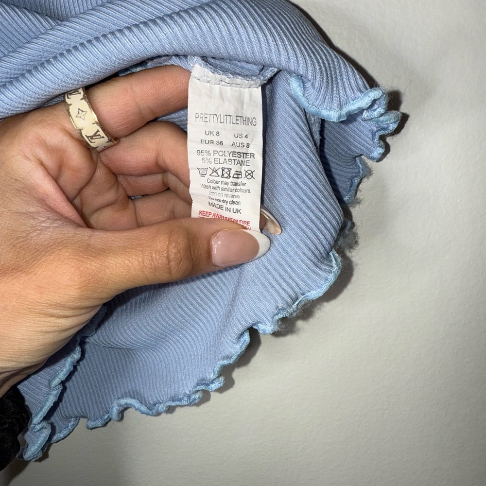 🖤PrettyLittleThing Sky Blue Ribbed Tank Top - Picture 5 of 6